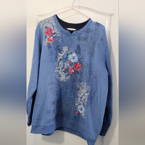 Northern Reflections Tops - Blue Floral Graphic Sweatshirt